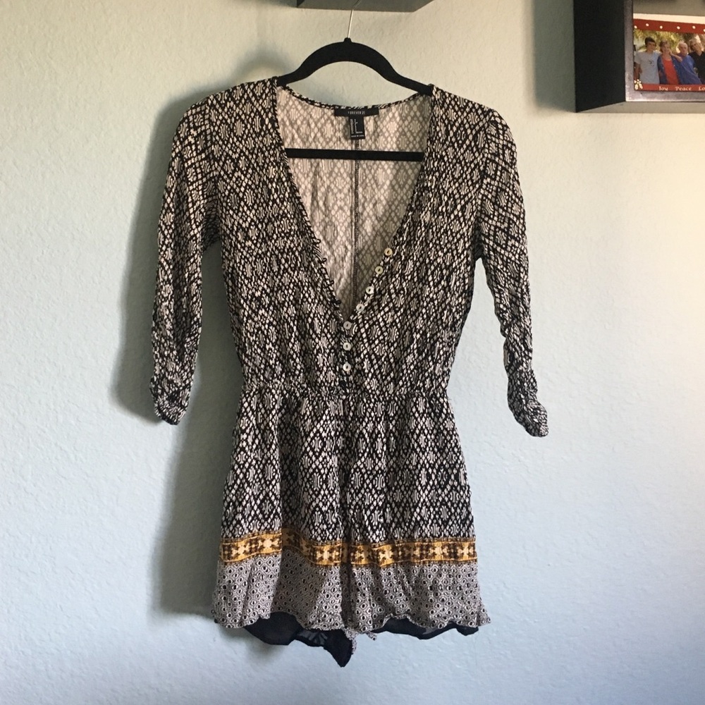 Black and white printed small romper